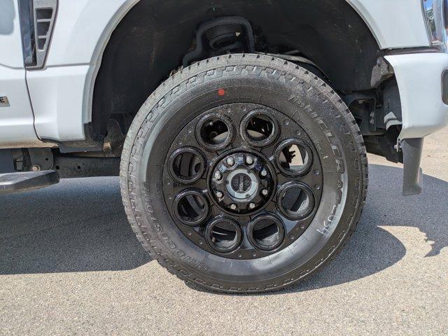 Photo of 2024 Oxford White Ford F-250