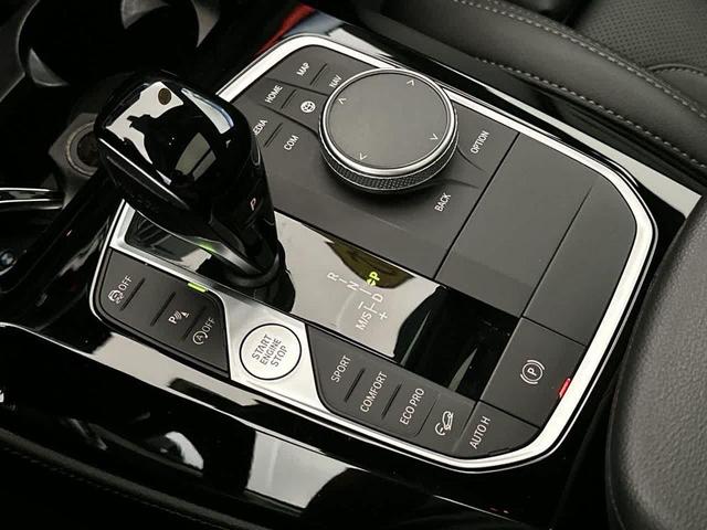 Photo of 2022 Alpine White BMW X4