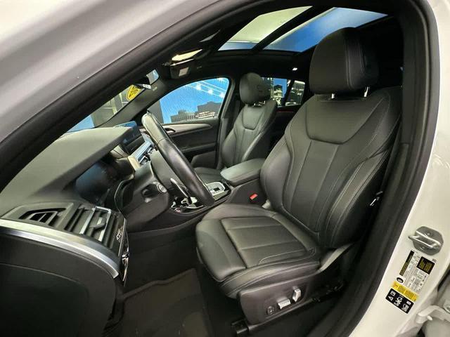 Photo of 2022 Alpine White BMW X4