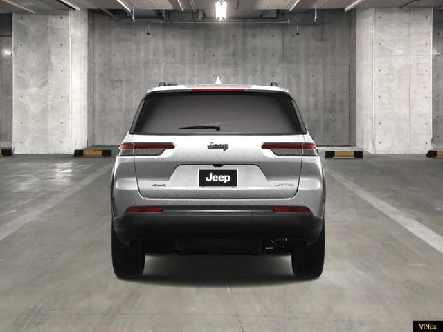 Photo of 2025 Silver Zynith Jeep Grand Cherokee L
