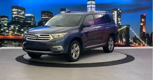 Photo of 2012 Shoreline Blue Pearl Toyota Highlander