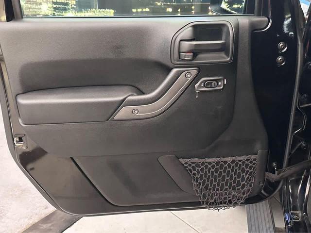 Photo of 2017 Black Clearcoat Jeep Wrangler Unlimited