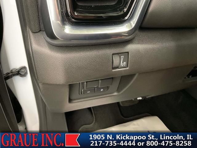 Photo of 2024 Summit White GMC Canyon