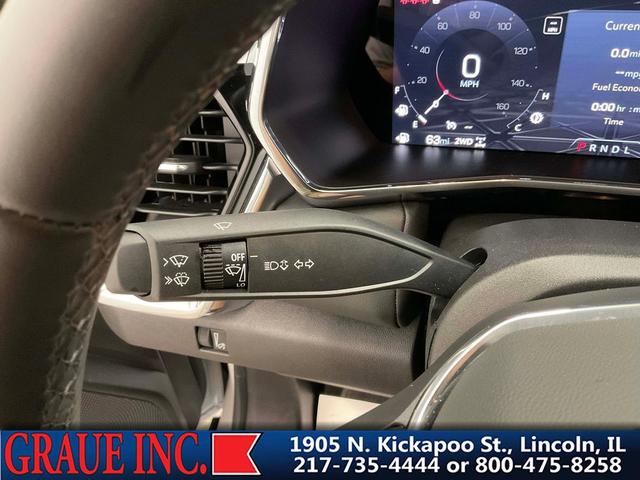 Photo of 2024 Summit White GMC Canyon
