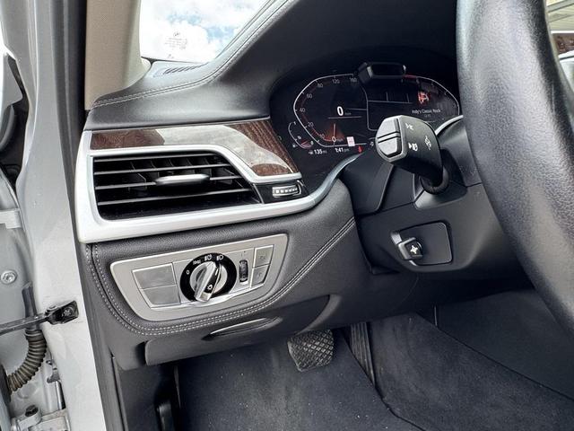Photo of 2020 Glacier Silver Metallic BMW 750