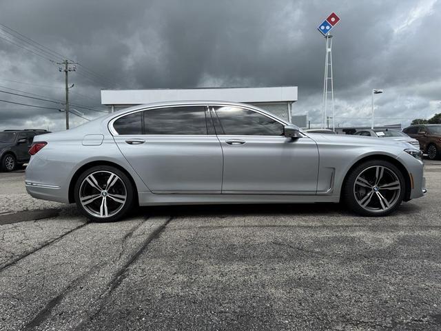 Photo of 2020 Glacier Silver Metallic BMW 750