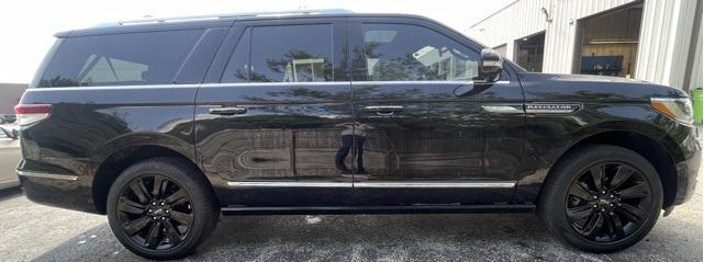 Photo of 2024 Infinite Black Metallic Clearcoat Lincoln Navigator