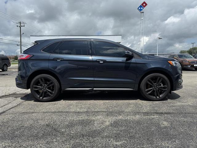 Photo of 2024 Blue Metallic Ford Edge