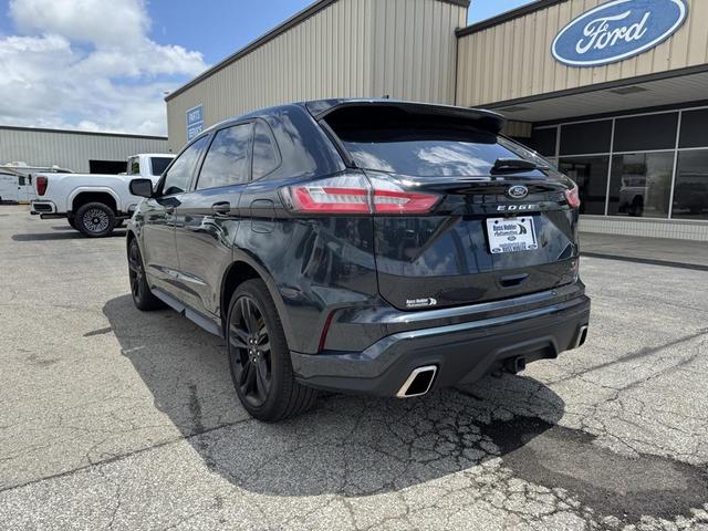 Photo of 2024 Blue Metallic Ford Edge