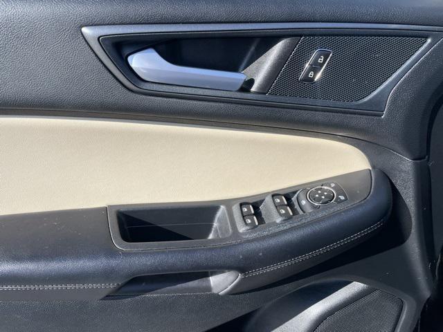 Photo of 2024 Black Metallic Ford Edge