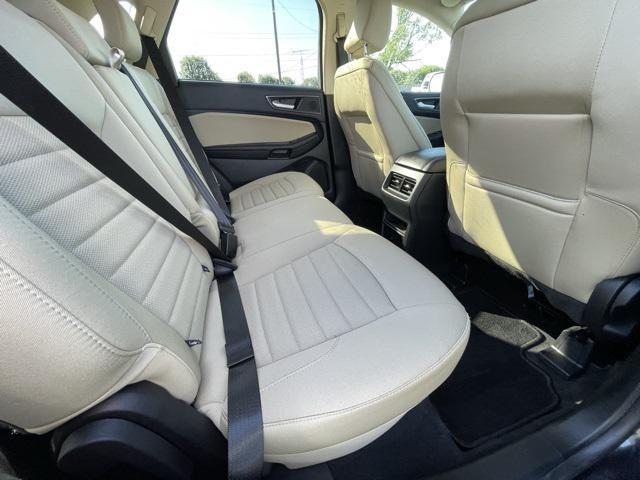 Photo of 2024 Black Metallic Ford Edge