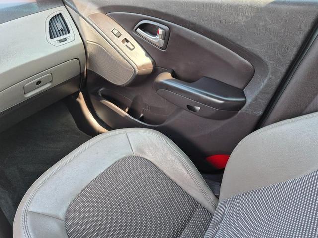 Photo of 2013 Blue Hyundai TUCSON