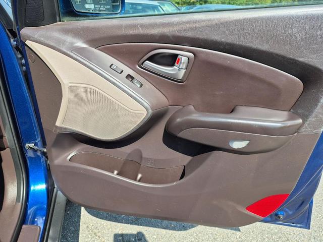 Photo of 2013 Blue Hyundai TUCSON