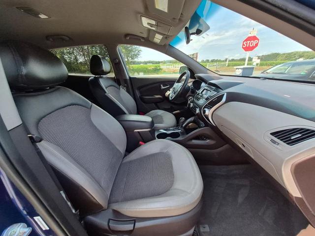 Photo of 2013 Blue Hyundai TUCSON