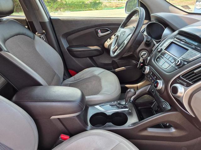 Photo of 2013 Blue Hyundai TUCSON