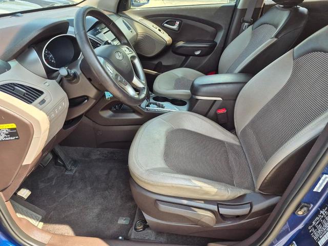 Photo of 2013 Blue Hyundai TUCSON