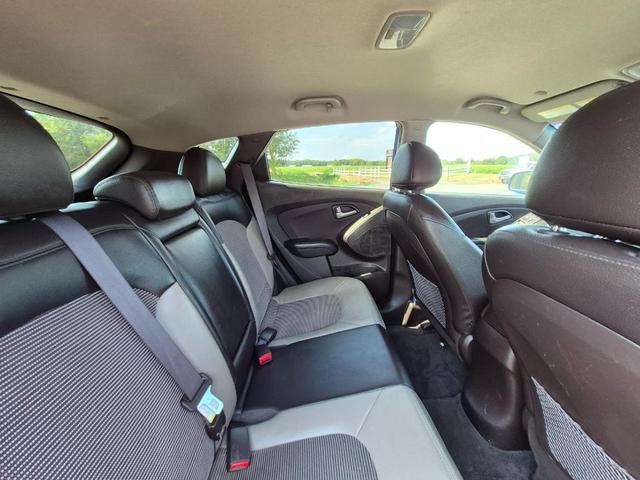 Photo of 2013 Blue Hyundai TUCSON
