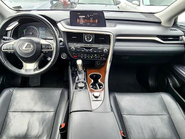 Photo of 2019 Silver Lexus RX 350