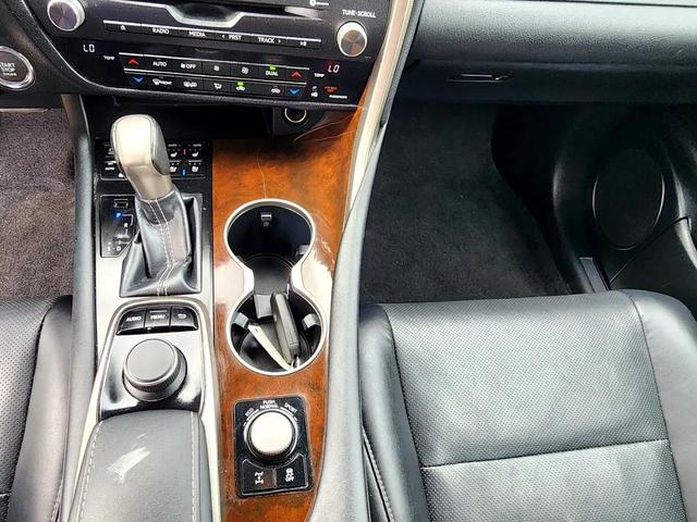 Photo of 2019 Silver Lexus RX 350