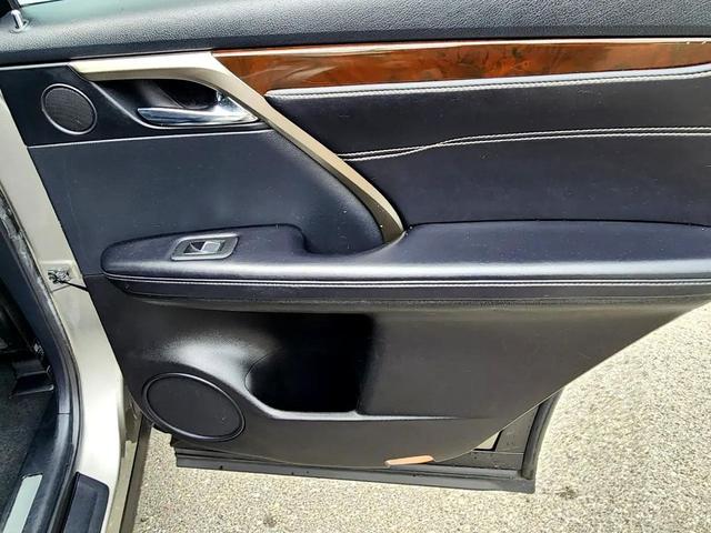 Photo of 2019 Silver Lexus RX 350