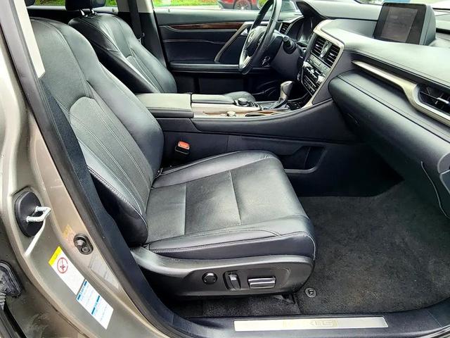 Photo of 2019 Silver Lexus RX 350