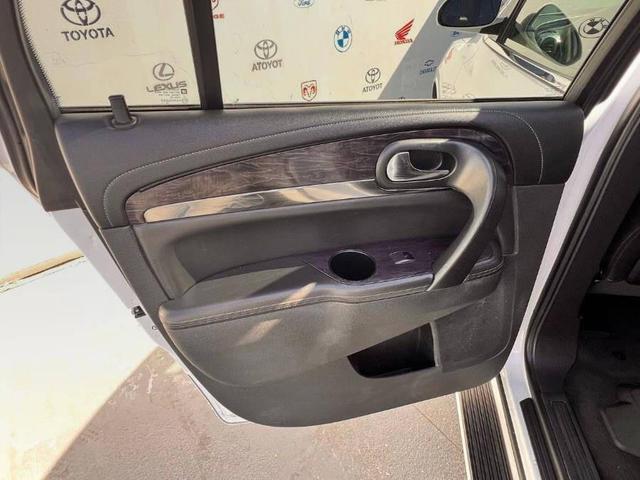 Photo of 2017 White Buick Enclave
