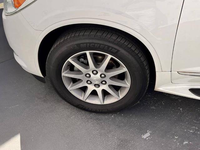 Photo of 2017 White Buick Enclave