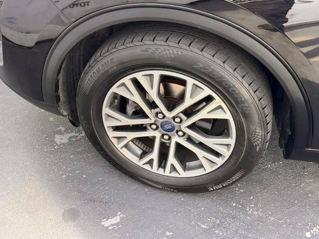 Photo of 2021 Black Ford Escape