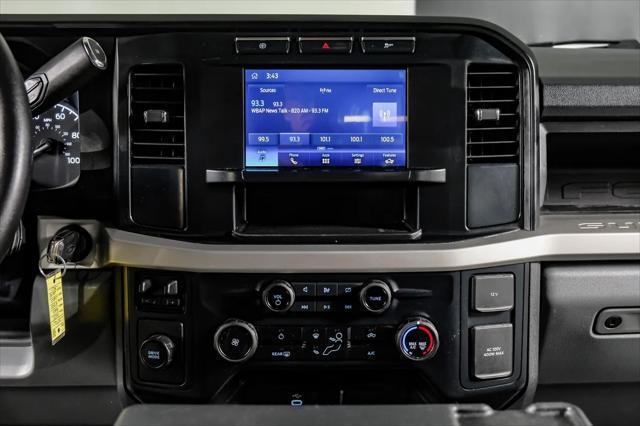 Photo of 2023 Oxford White Ford F-350