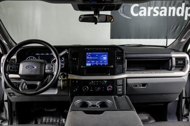 Photo of 2023 Oxford White Ford F-350