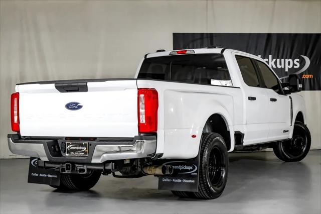 Photo of 2023 Oxford White Ford F-350