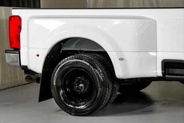 Photo of 2023 Oxford White Ford F-350