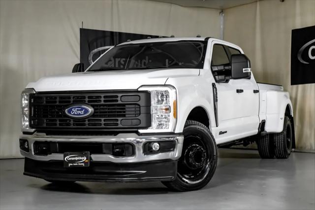 Photo of 2023 Oxford White Ford F-350
