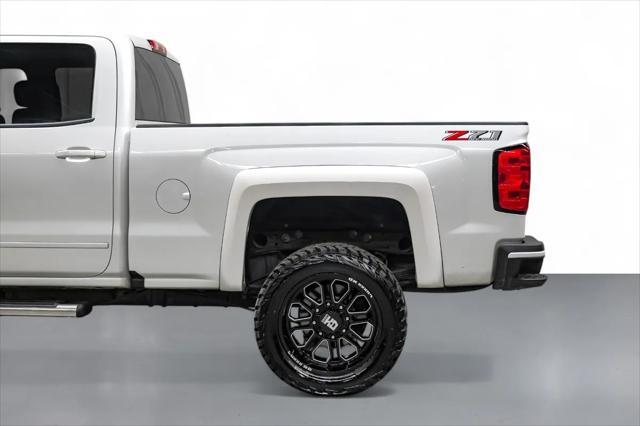 Photo of 2018 Iridescent Pearl Tricoat Chevrolet Silverado 2500