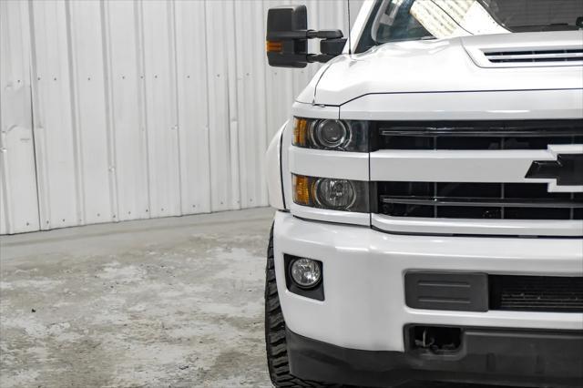 Photo of 2018 Iridescent Pearl Tricoat Chevrolet Silverado 2500