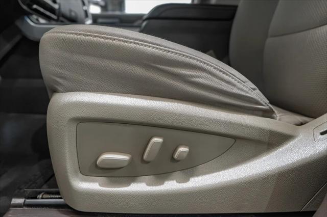 Photo of 2018 Iridescent Pearl Tricoat Chevrolet Silverado 2500