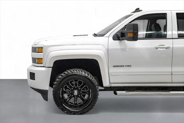 Photo of 2018 Iridescent Pearl Tricoat Chevrolet Silverado 2500