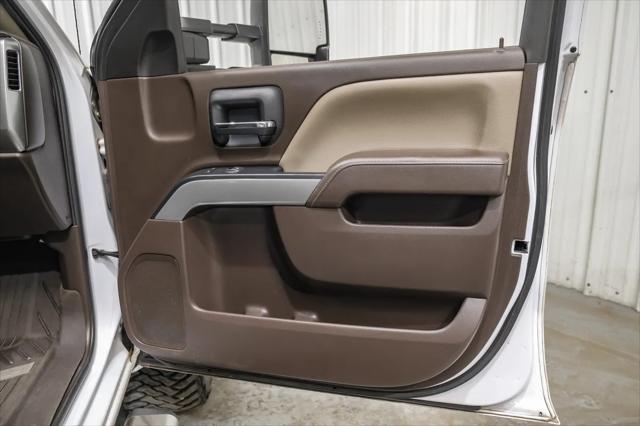 Photo of 2018 Iridescent Pearl Tricoat Chevrolet Silverado 2500