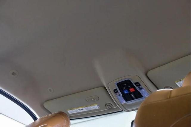 Photo of 2022 Diamond Black Crystal Pearlcoat RAM 3500