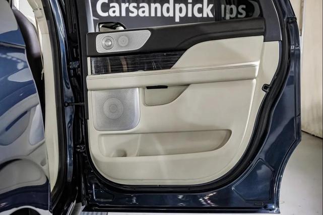 Photo of 2021 Flight Blue Lincoln Navigator