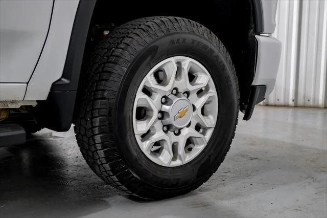 Photo of 2023 Summit White Chevrolet Silverado 2500