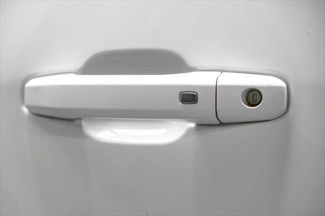Photo of 2023 Summit White Chevrolet Silverado 2500