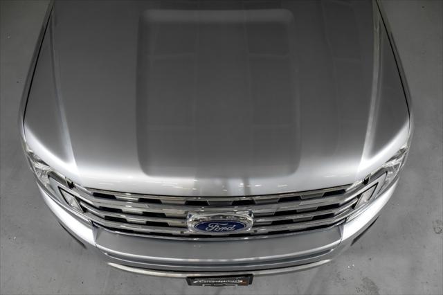 Photo of 2020 Iconic Silver Metallic Ford Expedition