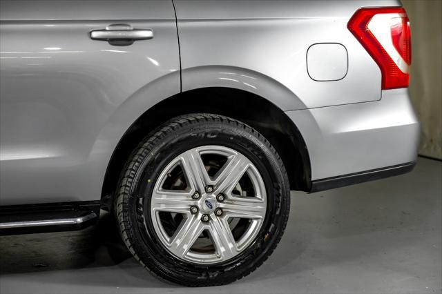Photo of 2020 Iconic Silver Metallic Ford Expedition