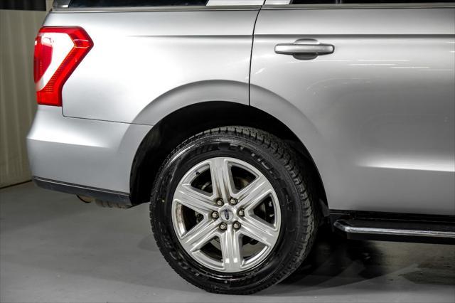 Photo of 2020 Iconic Silver Metallic Ford Expedition