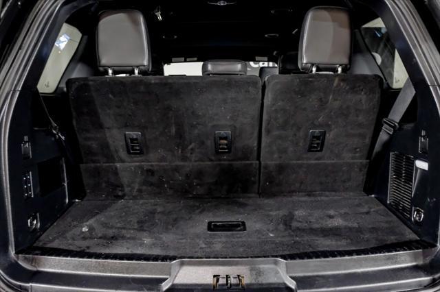 Photo of 2020 Iconic Silver Metallic Ford Expedition