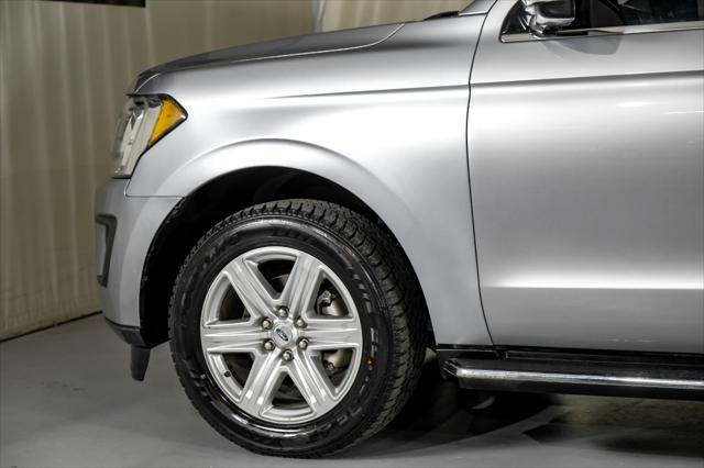 Photo of 2020 Iconic Silver Metallic Ford Expedition