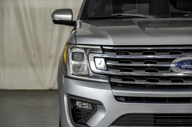 Photo of 2020 Iconic Silver Metallic Ford Expedition