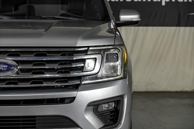 Photo of 2020 Iconic Silver Metallic Ford Expedition