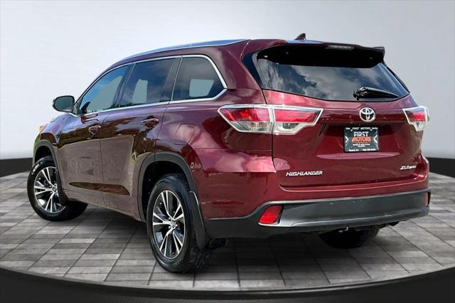 Photo of 2016 Red Toyota Highlander